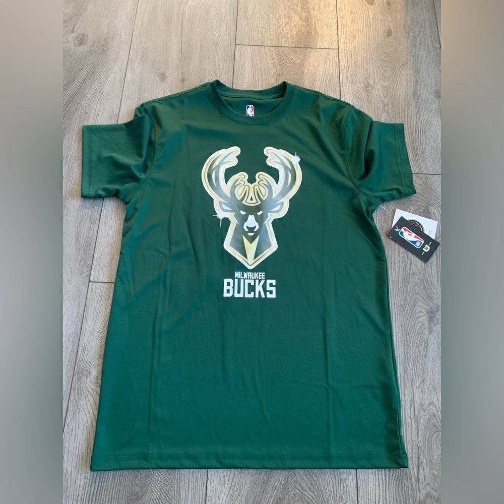 NBA Milwaukee bucks t shirt
